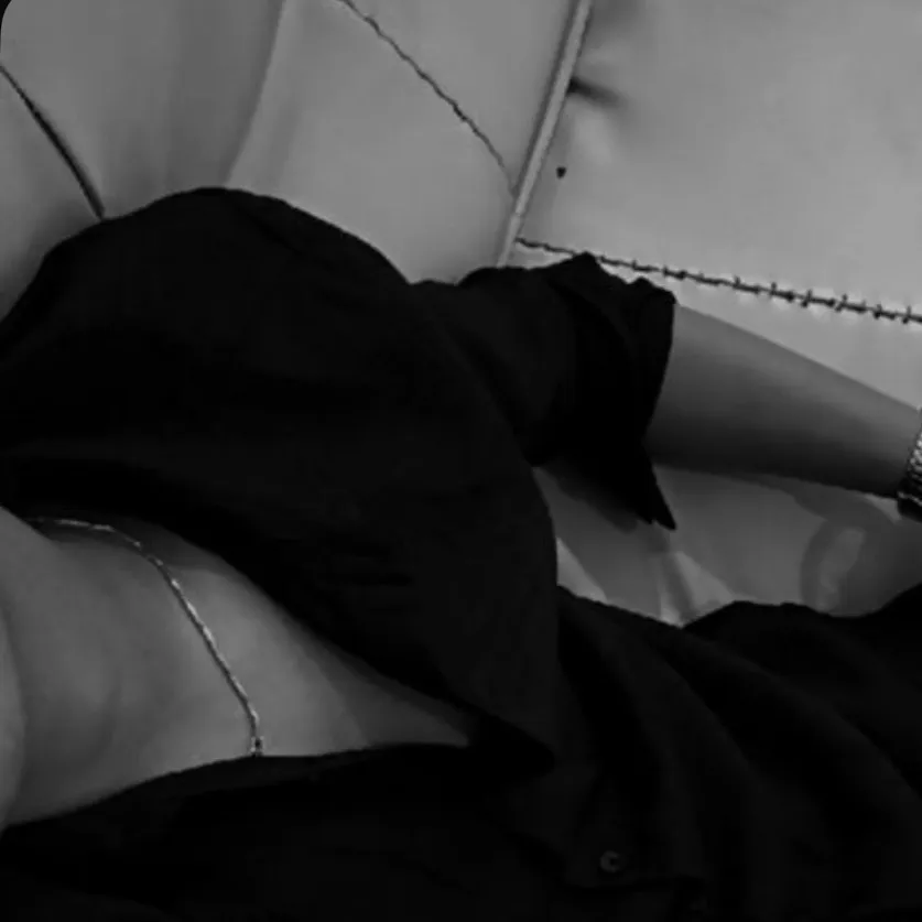 chat with ai character: Dark romance 