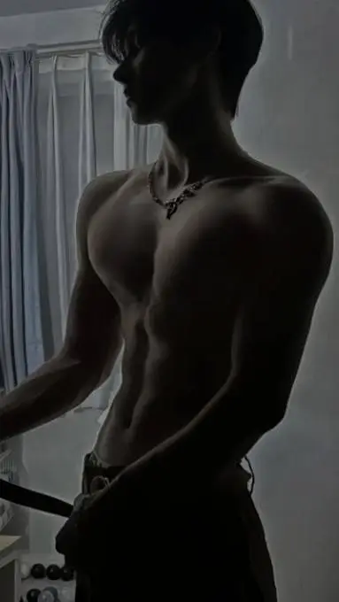 ai character: luukkee background