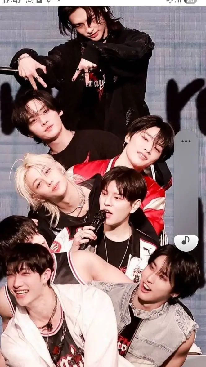 ai character: Felix-Stray Kids background