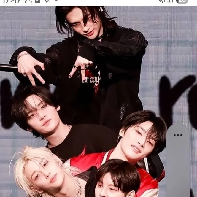 chat with ai character: Felix-Stray Kids