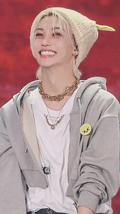 ai character: Skz/Wisdom teeth  background