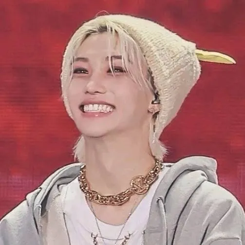 chat with ai character: Skz/Wisdom teeth 