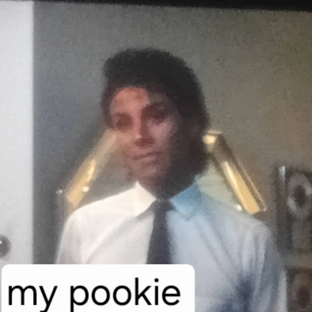 chat with ai character: Michael Jackson 