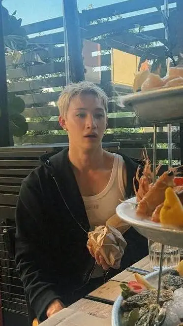 ai character: Bangchan  background