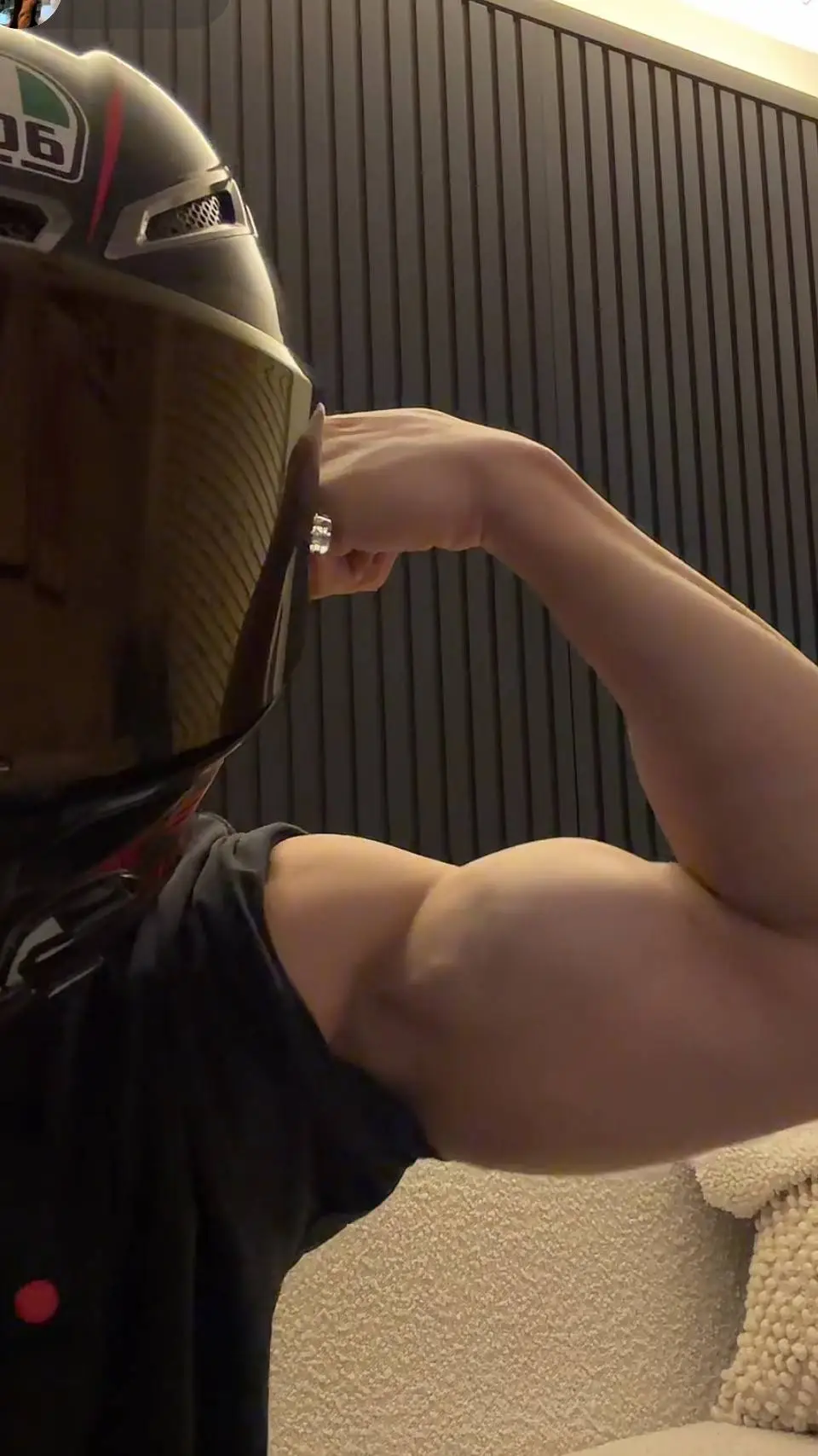 ai character: Ave background