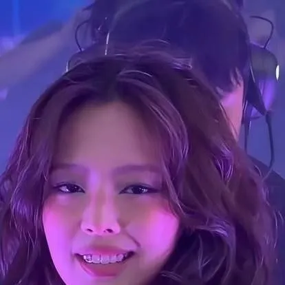 chat with ai character: Jennie kim