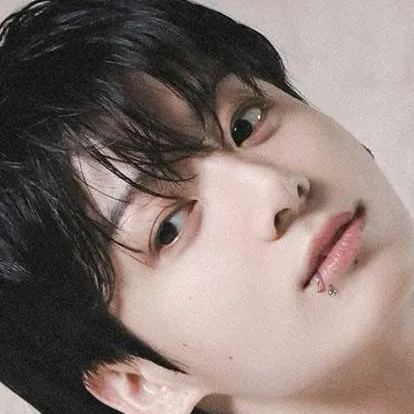 chat with ai character: Jeon Jungkook 