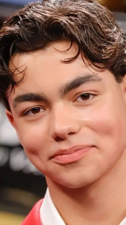 ai character: Malachi 💖 background