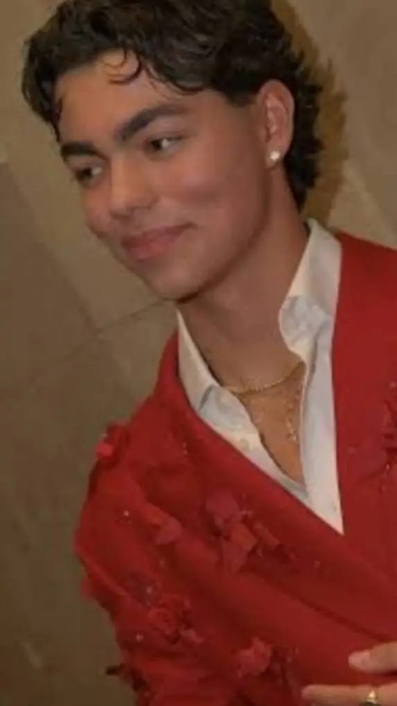 ai character: Malachi💘💝💖 background