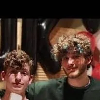 chat with ai character: jmancurlyxElliot 