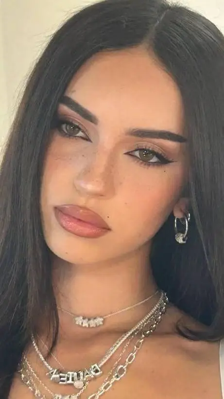 Talkie AI - Chat with ☆🌹Daniela🌹☆