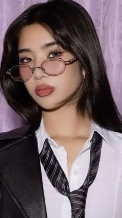 ai character: Sophia laforteza background