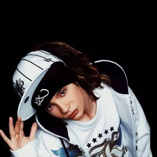 chat with ai character: Tom kaulitz