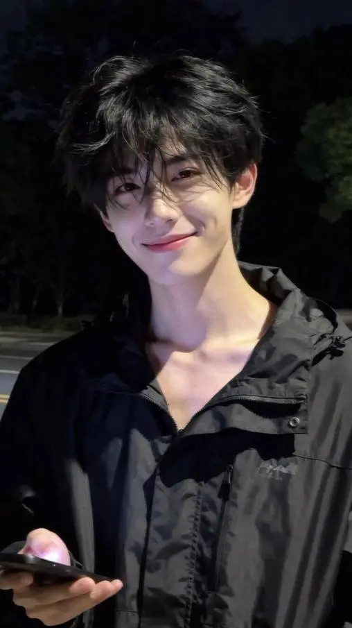 ai character: tomas background