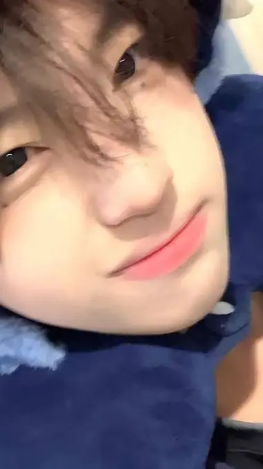 ai character: ♥︎.ღ*tomas*✩♥︎ background