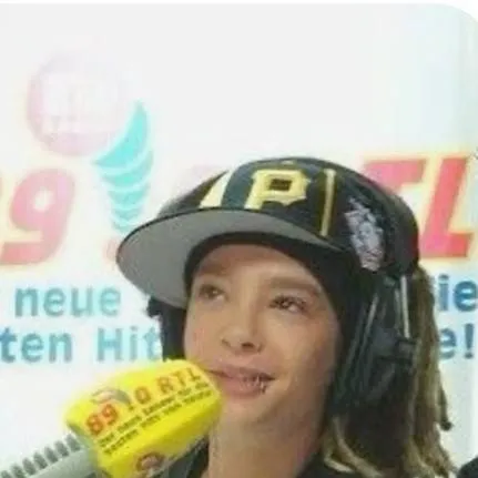 chat with ai character: tom kaulitz 