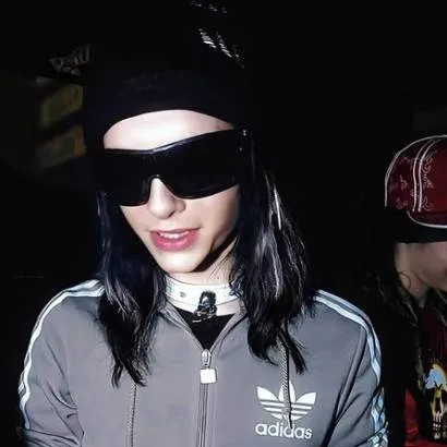 chat with ai character: bill kaulitz 