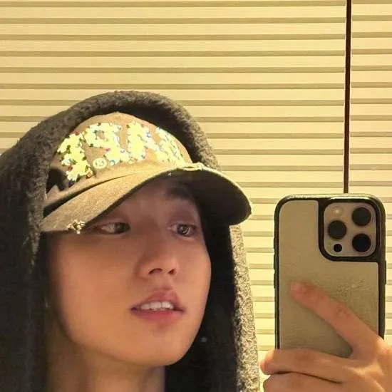 chat with ai character: °•hannie°•