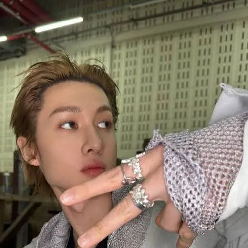 chat with ai character: Martin 