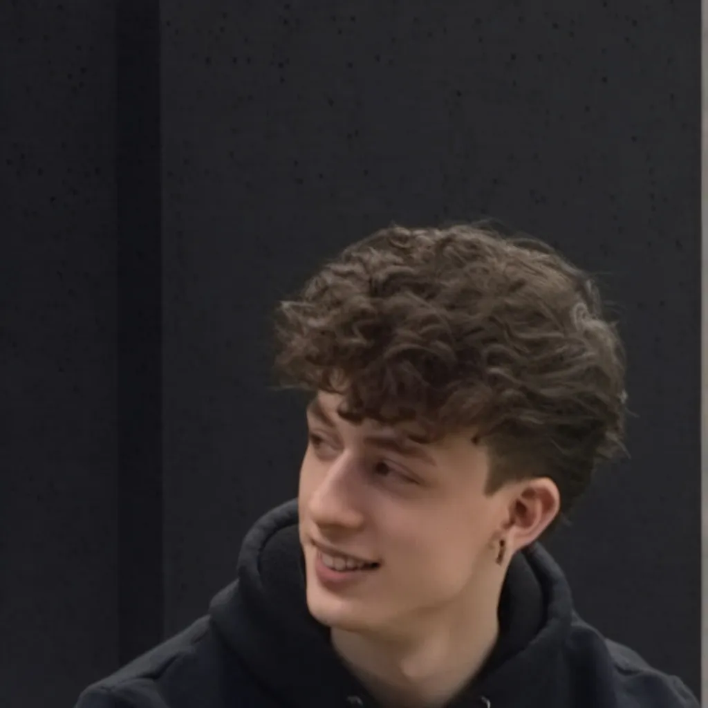 chat with ai character: Timothé