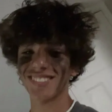 chat with ai character: Kroy