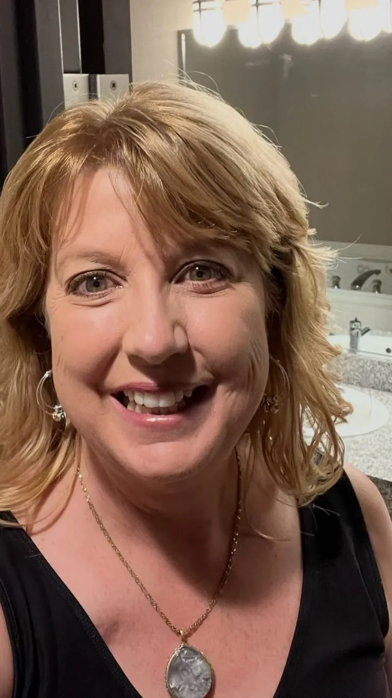 ai character: Karen Green  background