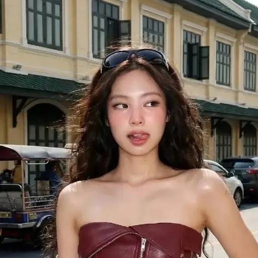 chat with ai character: Jennie