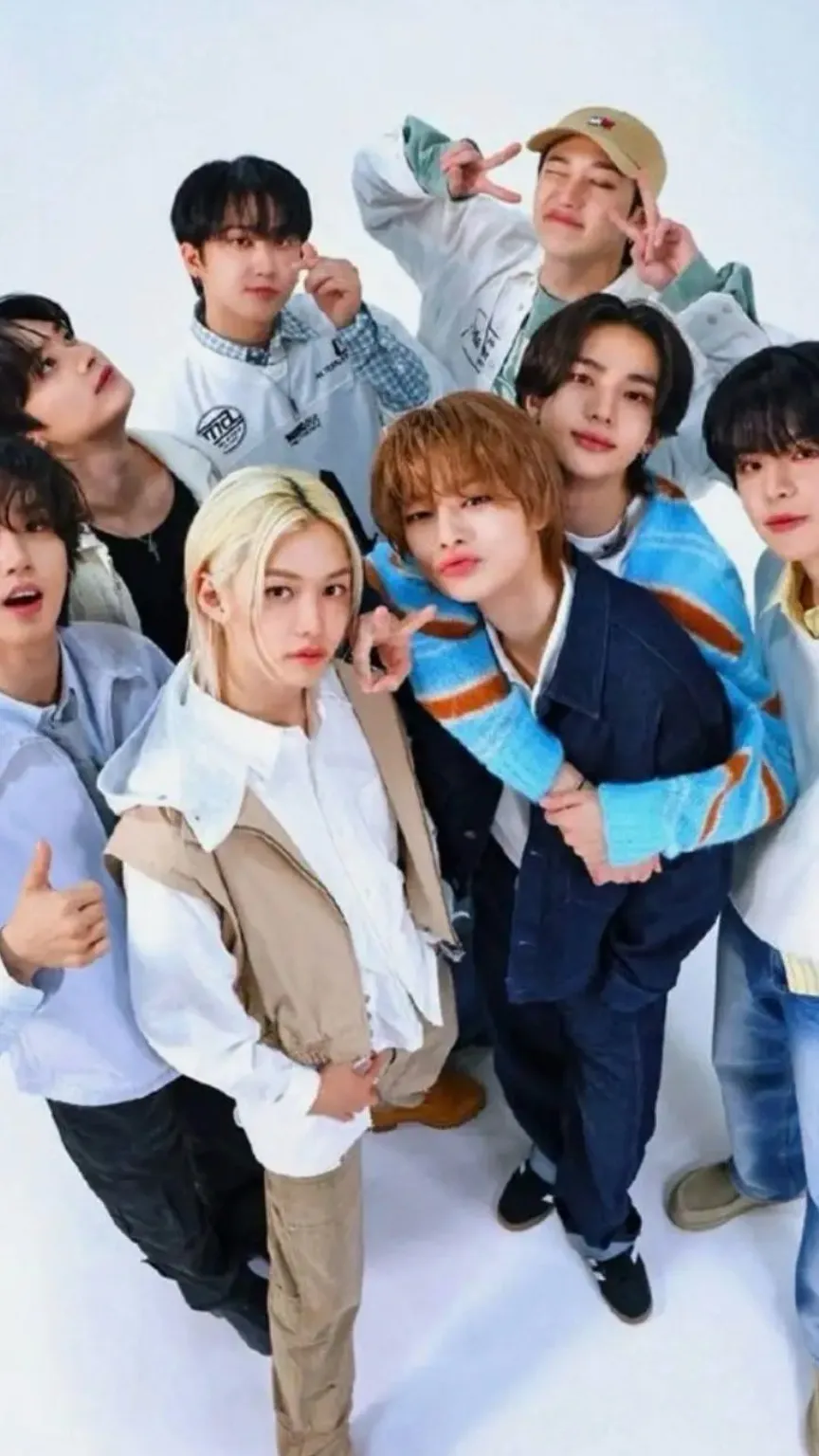 ai character: Skz drunk  background