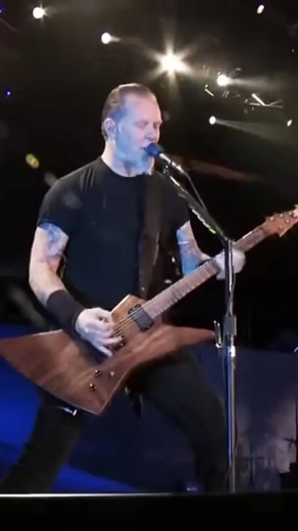 Talkie AI - Chat with Metallica 