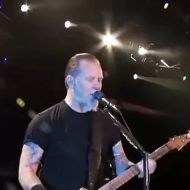 chat with ai character: Metallica 