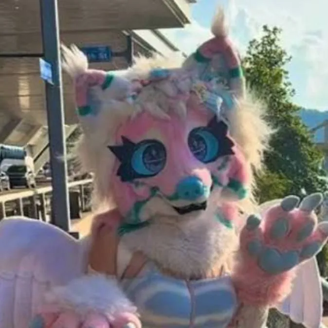 chat with ai character: shasha