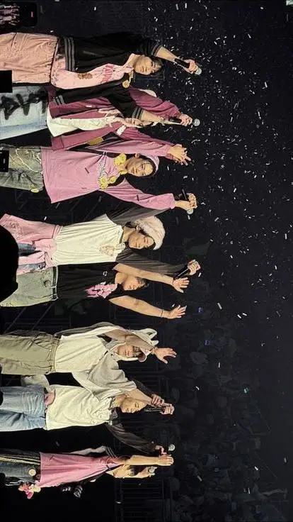 ai character: Skz (bite me)  background