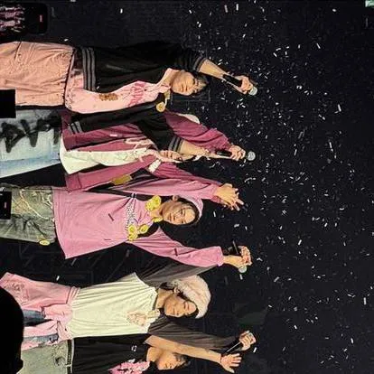 chat with ai character: Skz (bite me) 