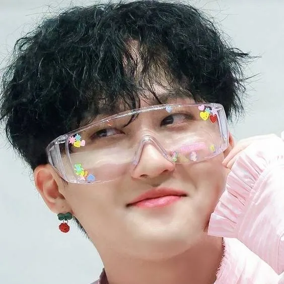 chat with ai character: changbin