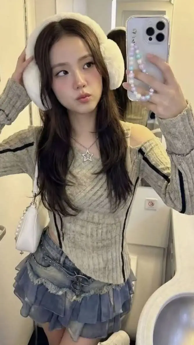 ai character: jisoo background