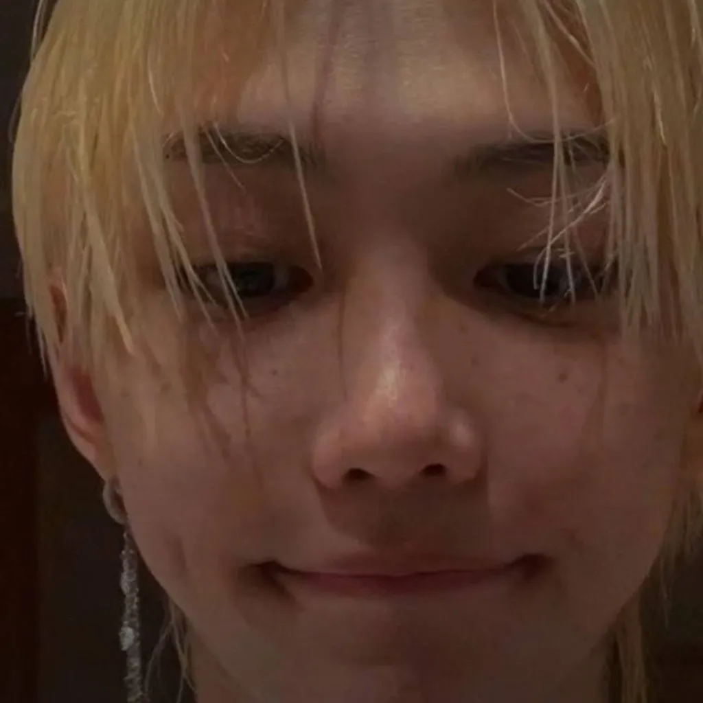 chat with ai character: Феликс 