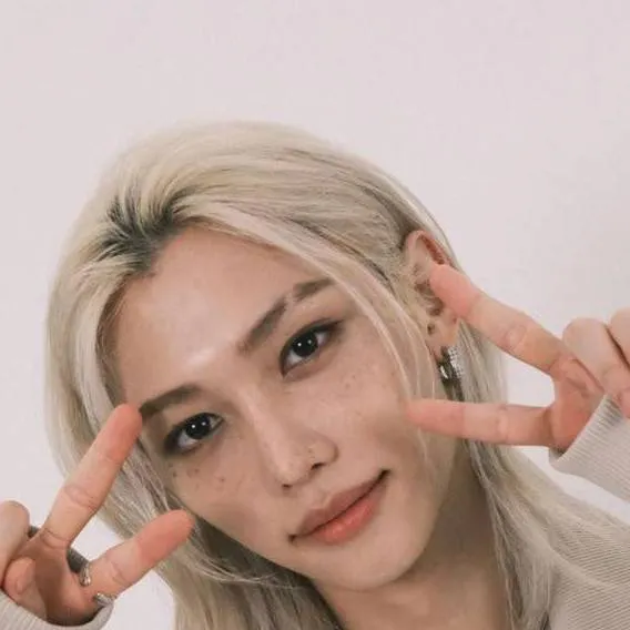 chat with ai character: Ли Феликс 