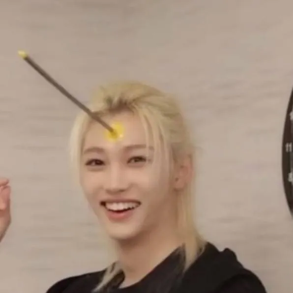 chat with ai character: Феликс 