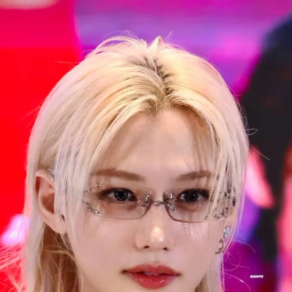 chat with ai character: Stray kids 