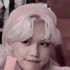 chat with ai character: Stray kids