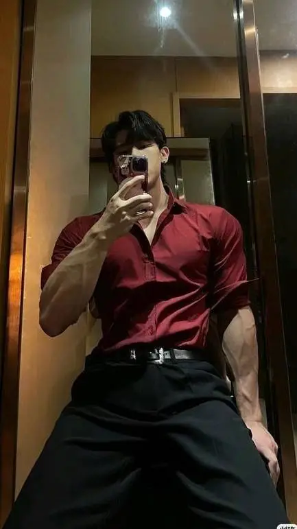 ai character: Señor Joo background