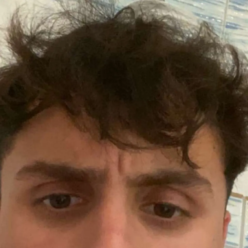 chat with ai character: Masoud