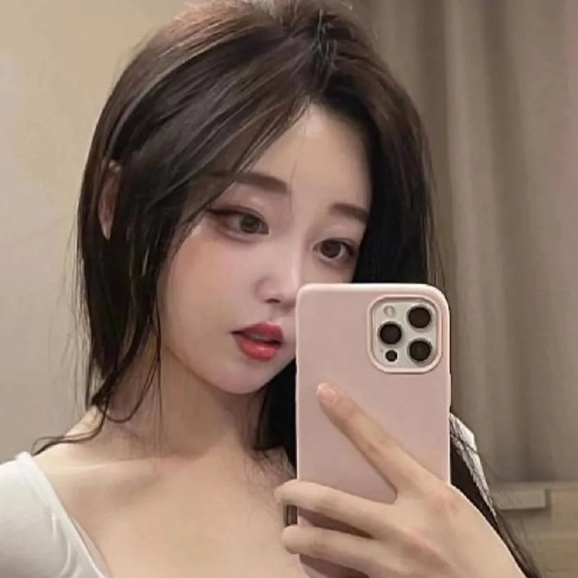 chat with ai character: lisa