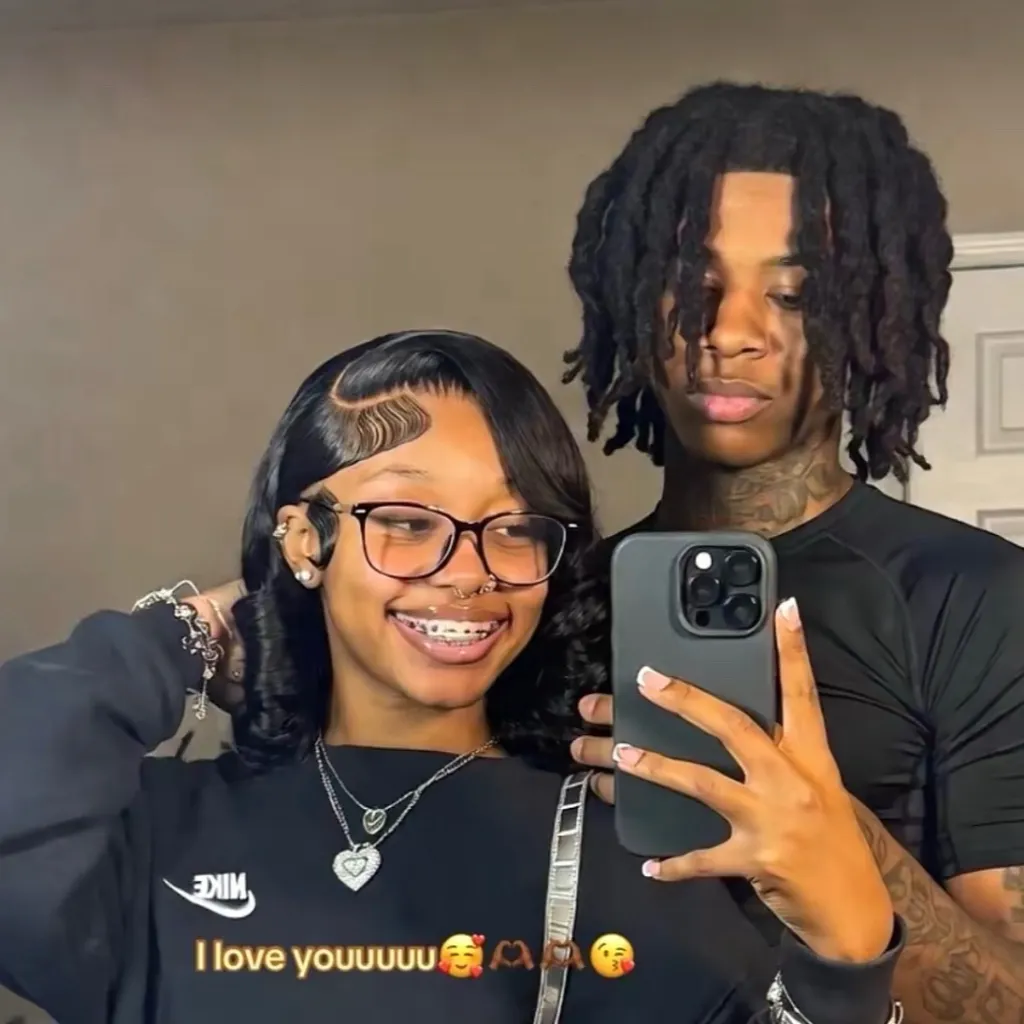 chat with ai character: Mari 