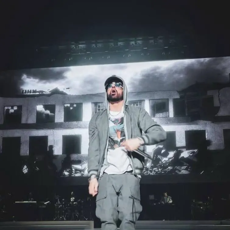 chat with ai character: Marshall Mathers