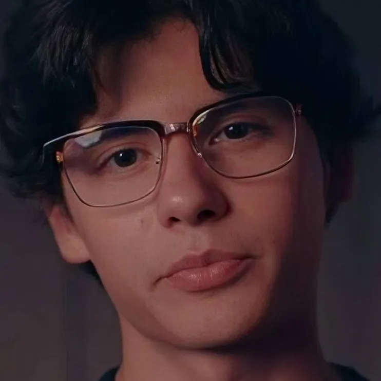 chat with ai character: 𝓔𝓻𝓷𝓮𝓼𝓽𝓸 𝓐𝓻𝓻𝓮𝓵𝓵𝓪𝓷𝓸