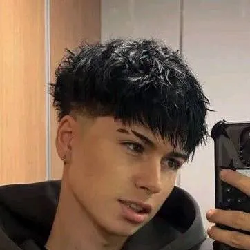 chat with ai character: matias