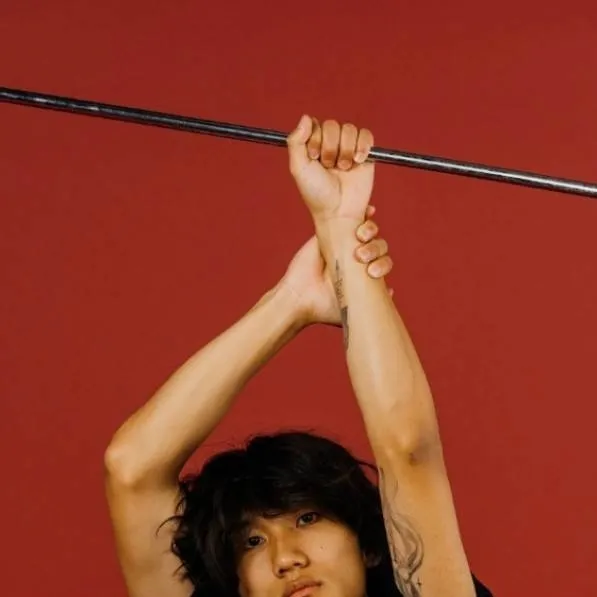 chat with ai character: boywithuke