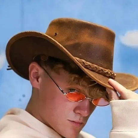 chat with ai character: Ryan trahan