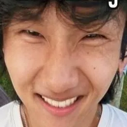 chat with ai character: Charlie yang